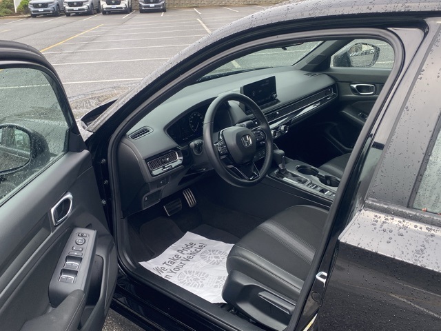 Vehicle image 14 of 35