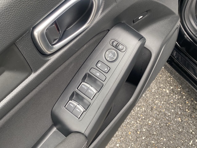 Vehicle image 13 of 35