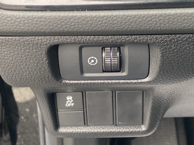 Vehicle image 25 of 35