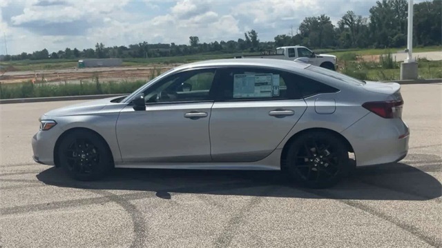 Vehicle image 16 of 48