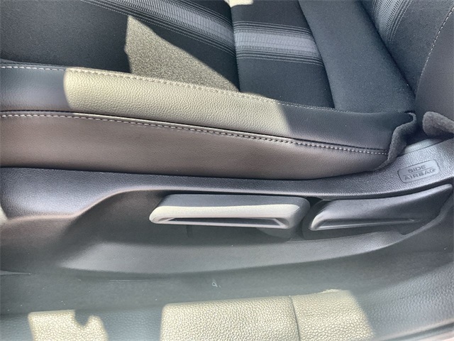 Vehicle image 19 of 48