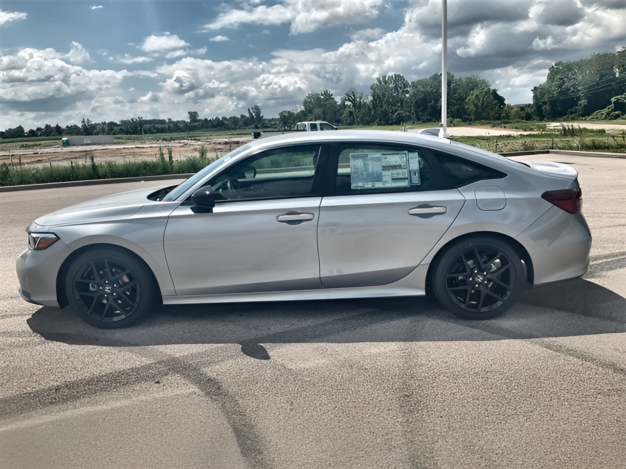 Vehicle image 47 of 48