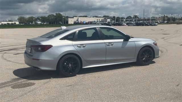 Vehicle image 10 of 48