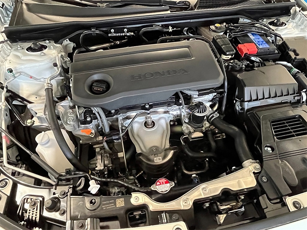 Vehicle image 9 of 24