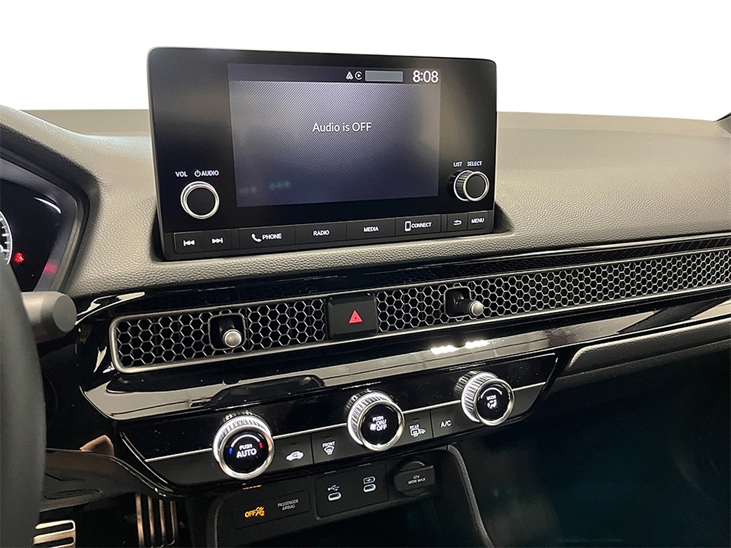 Vehicle image 17 of 24