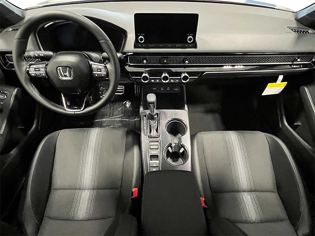 Vehicle image 15 of 24