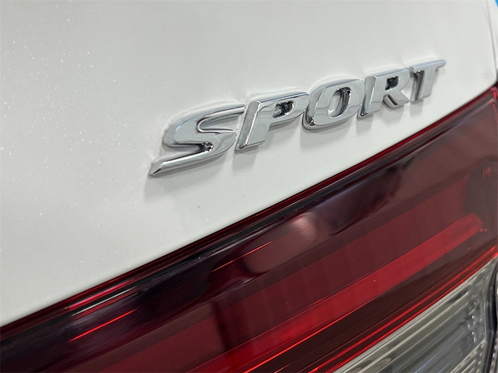Vehicle image 23 of 24