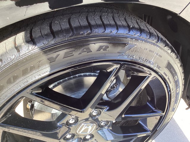 Vehicle image 10 of 20