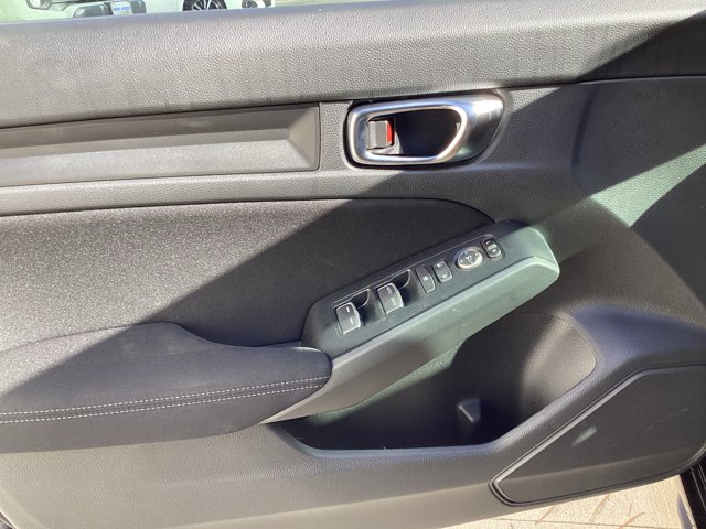 Vehicle image 11 of 20