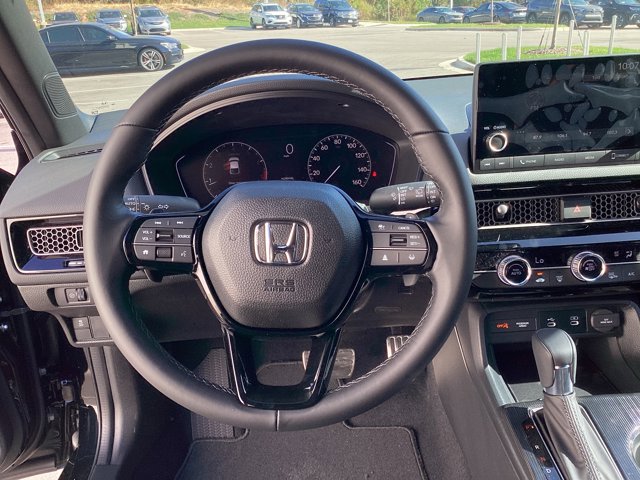 Vehicle image 15 of 20