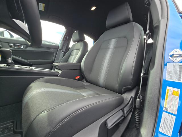 Vehicle image 15 of 20