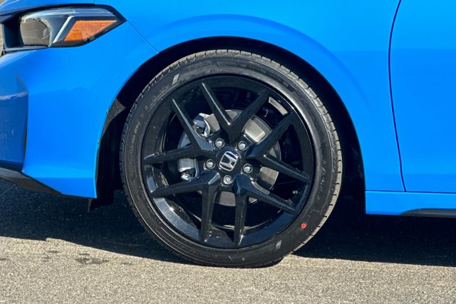 Vehicle image 25 of 26