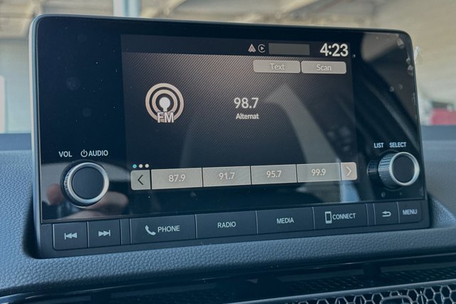 Vehicle image 20 of 26