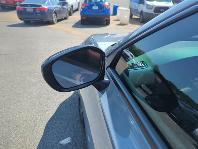 Vehicle image 23 of 29