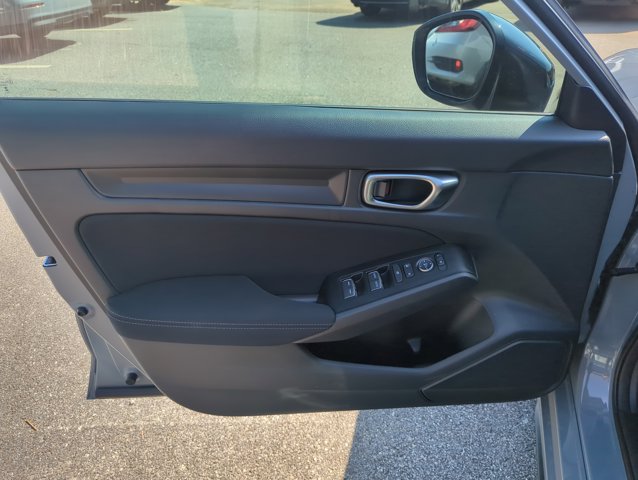 Vehicle image 20 of 29