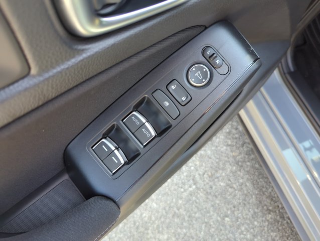 Vehicle image 24 of 29