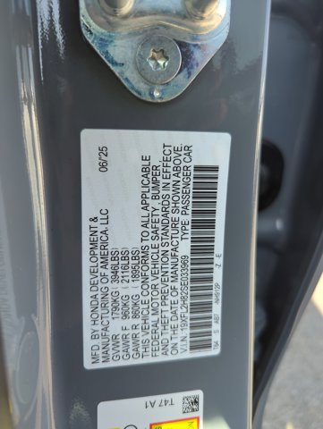 Vehicle image 21 of 29