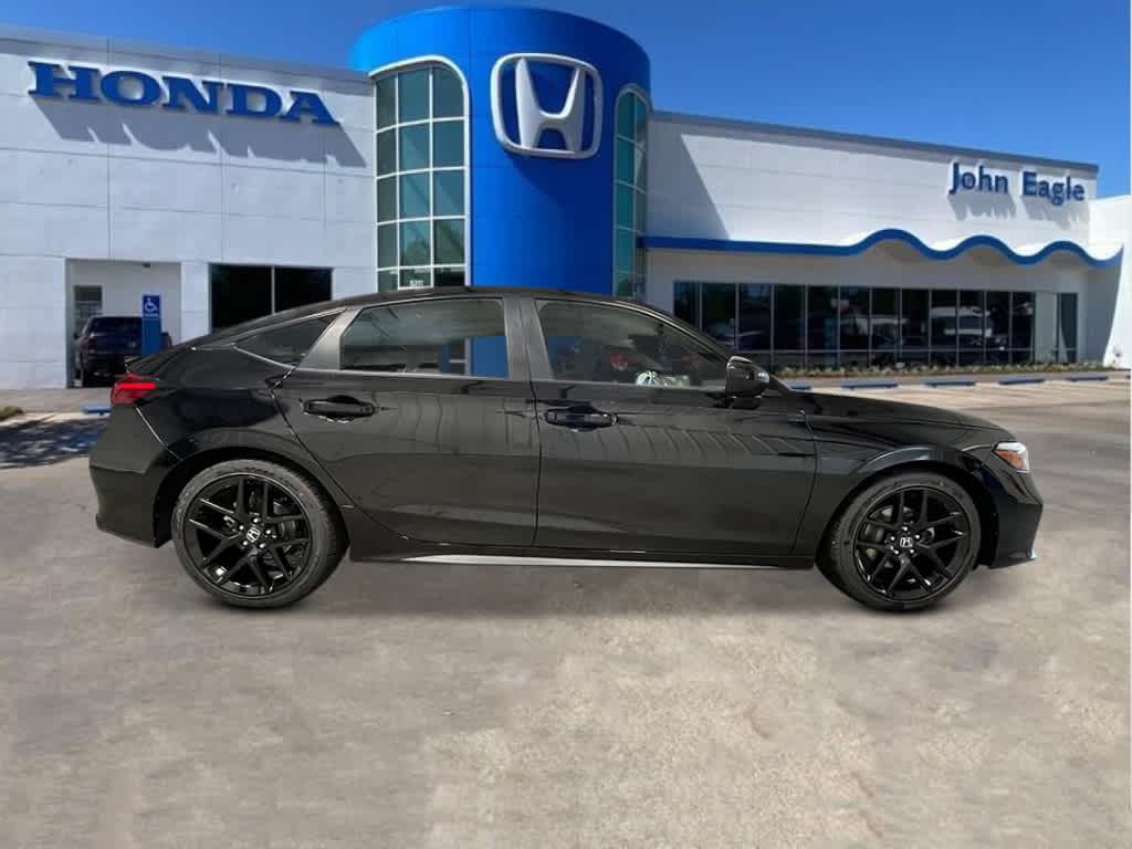 Vehicle image 4 of 25