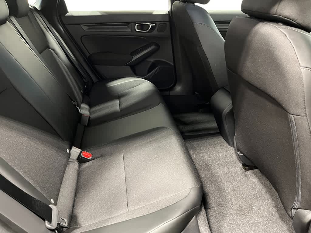 Vehicle image 13 of 25
