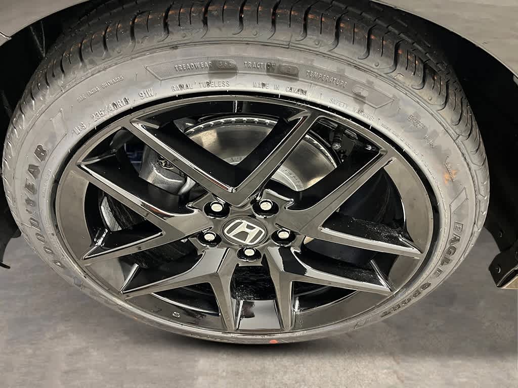 Vehicle image 10 of 25