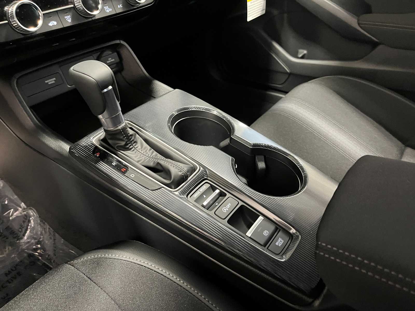 Vehicle image 19 of 25