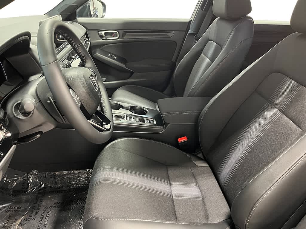 Vehicle image 14 of 25