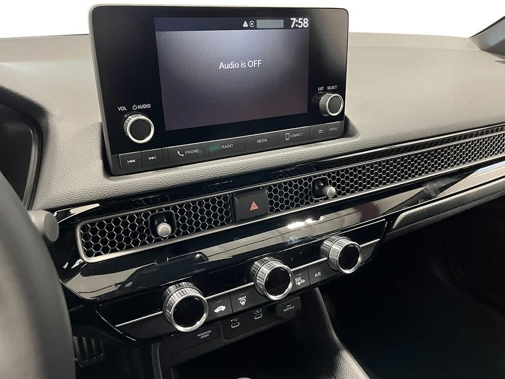 Vehicle image 18 of 25