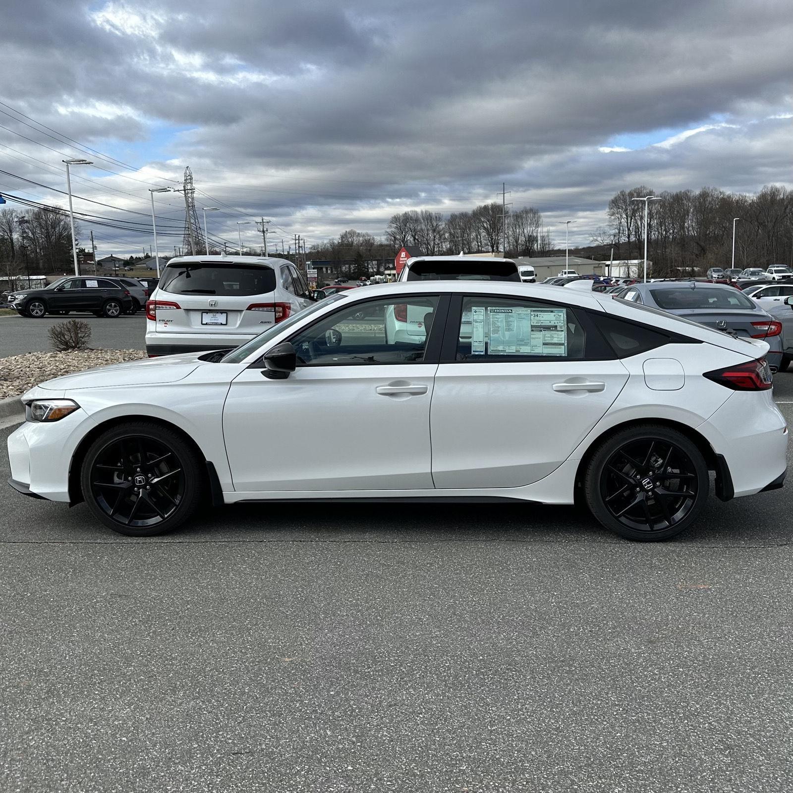 Vehicle image 8 of 29