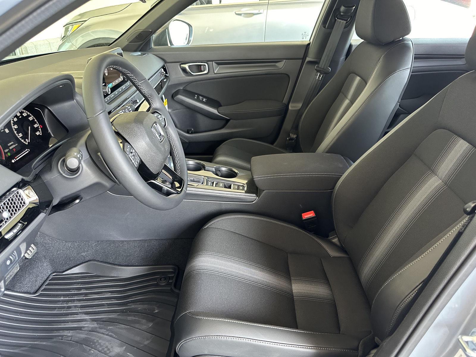 Vehicle image 10 of 29