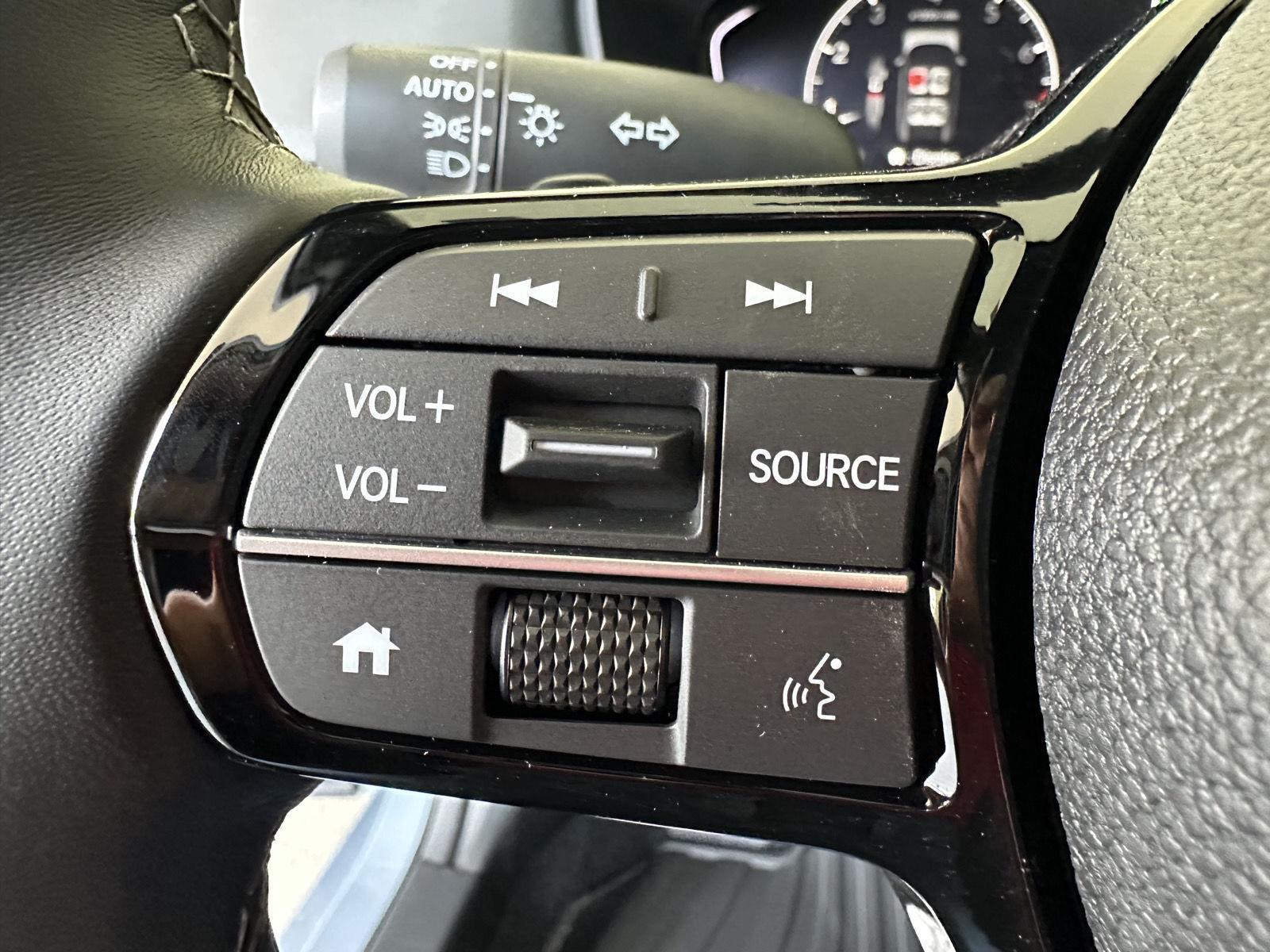 Vehicle image 18 of 29