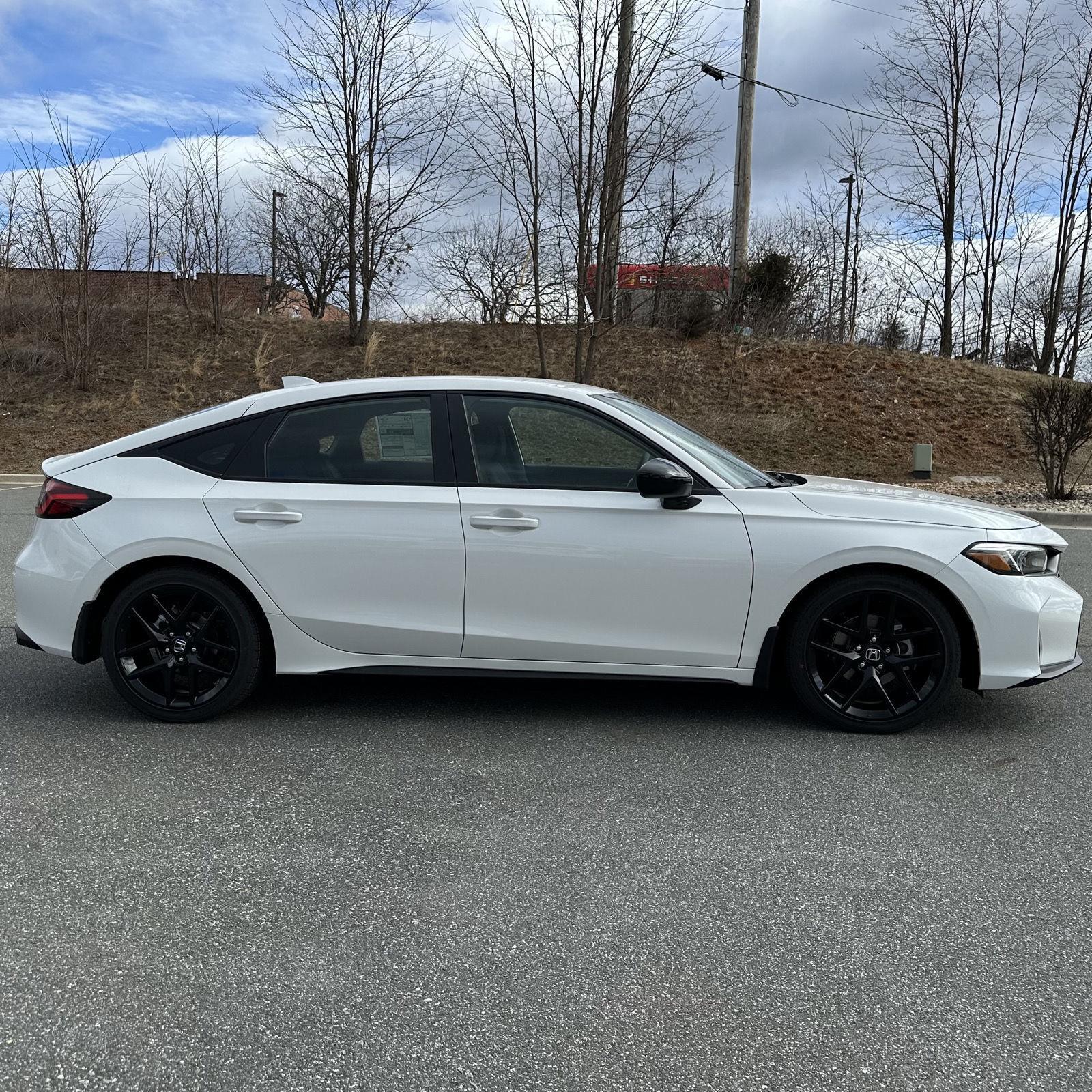 Vehicle image 4 of 29