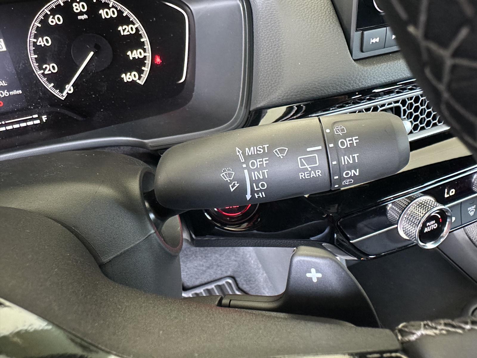 Vehicle image 21 of 29