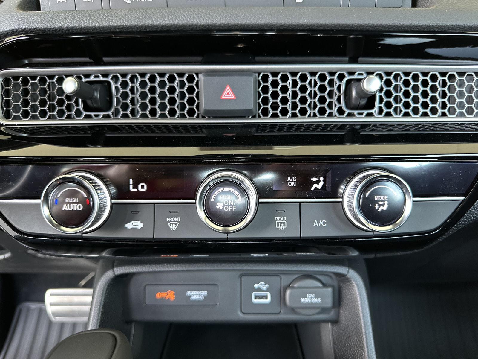 Vehicle image 24 of 29
