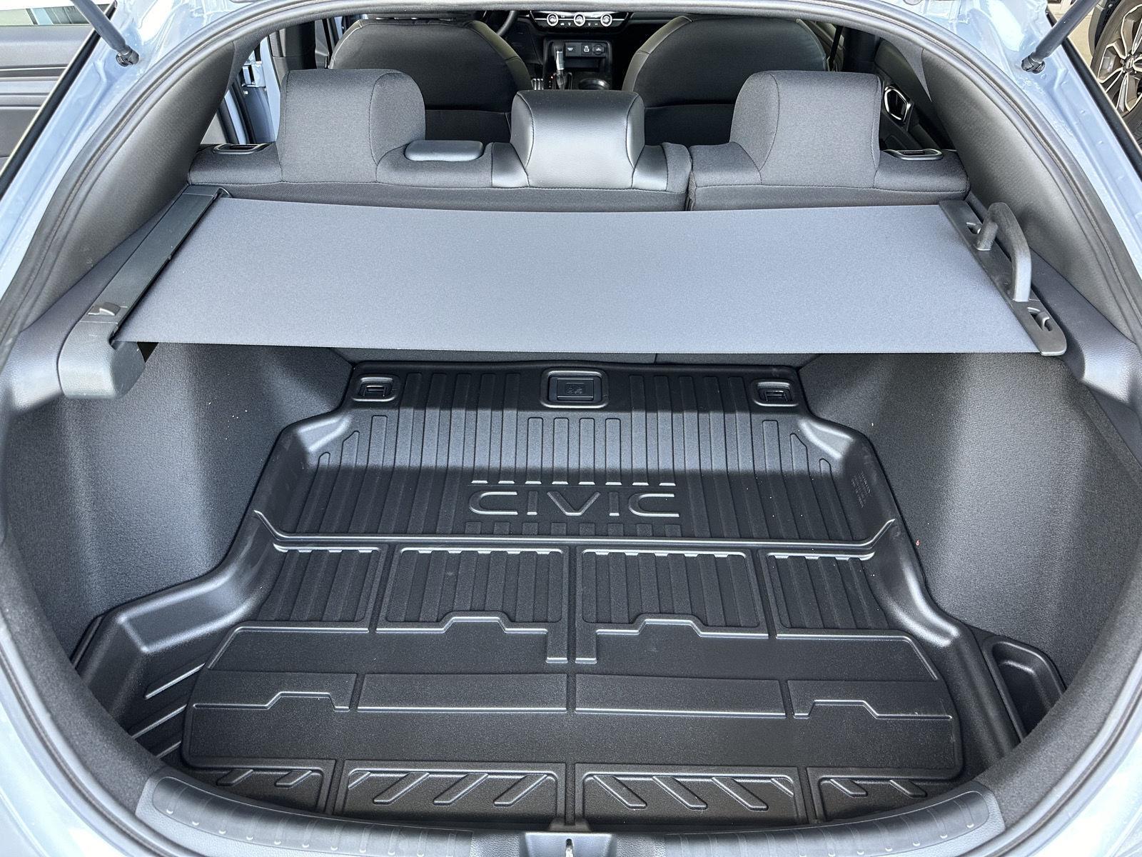 Vehicle image 13 of 29
