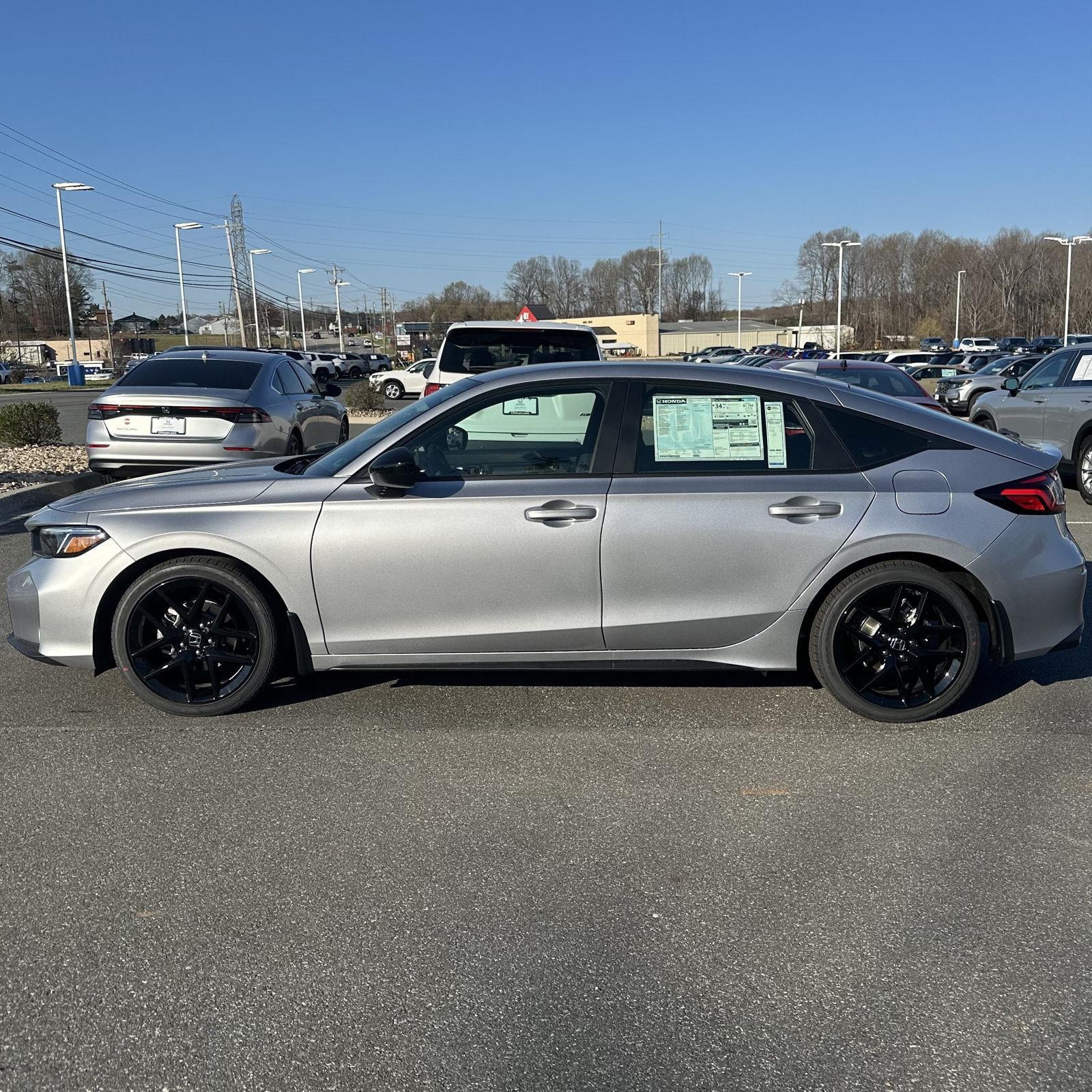 Vehicle image 8 of 29