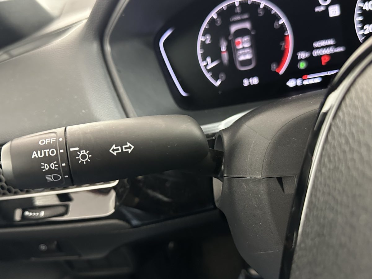 Vehicle image 31 of 43