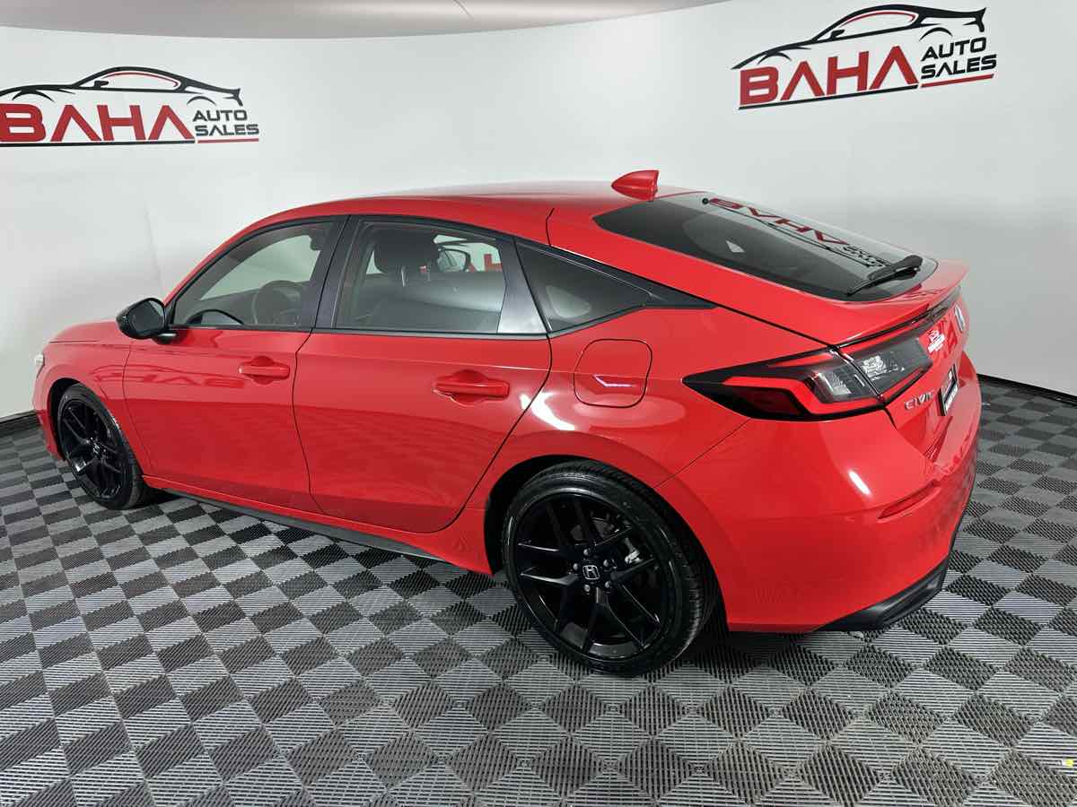Vehicle image 13 of 43