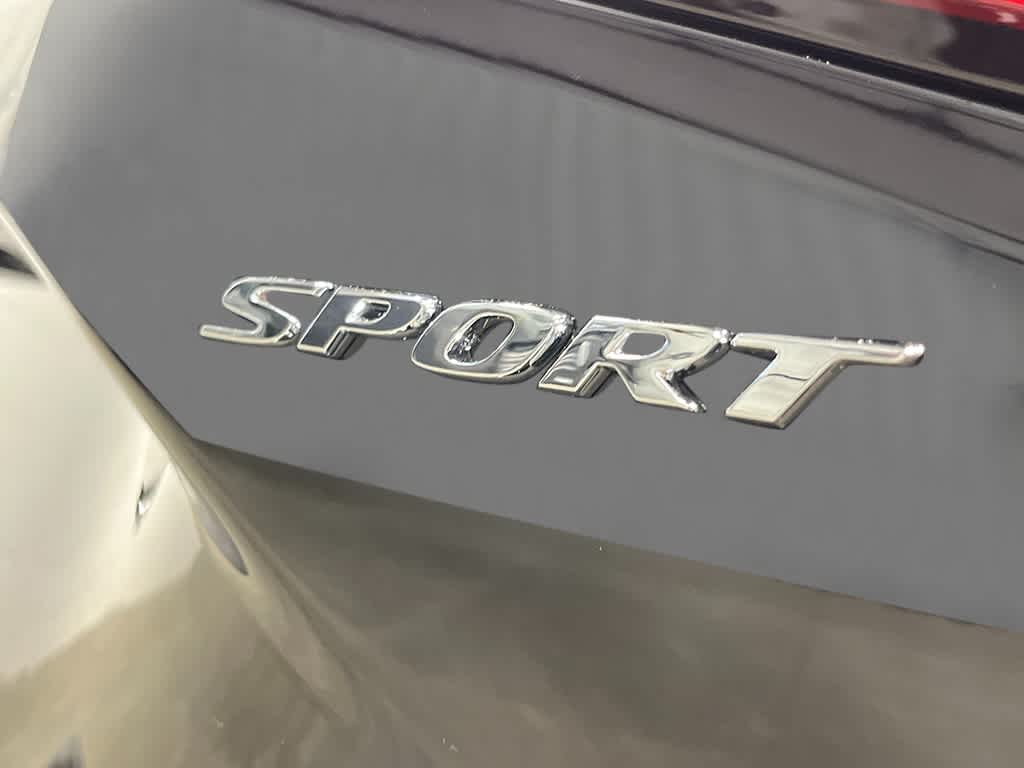 Vehicle image 21 of 25