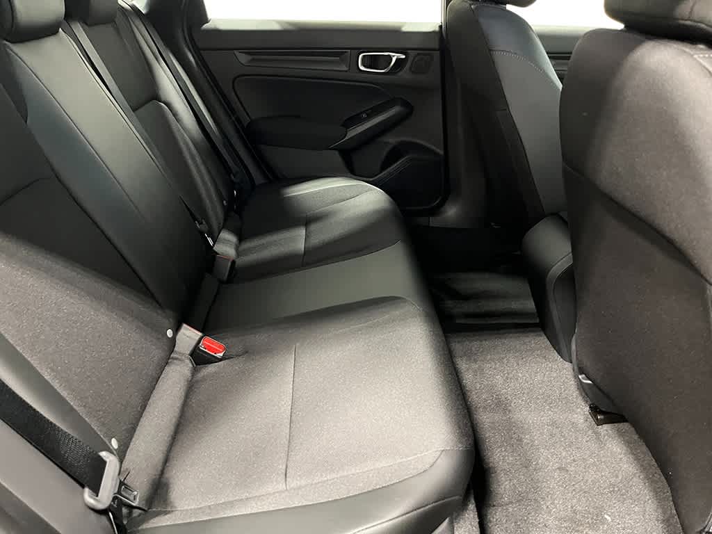 Vehicle image 13 of 25