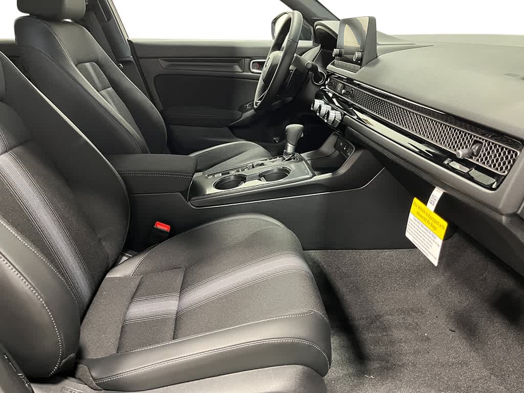 Vehicle image 14 of 25