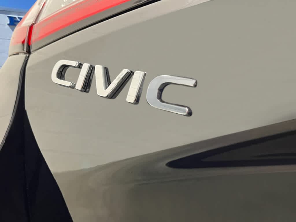 Vehicle image 22 of 25