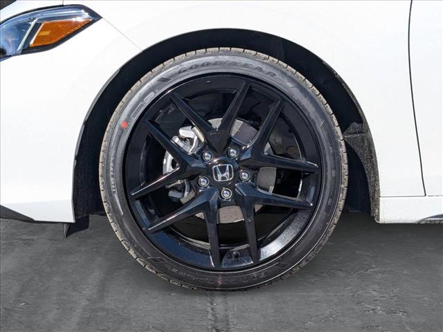 Vehicle image 10 of 17
