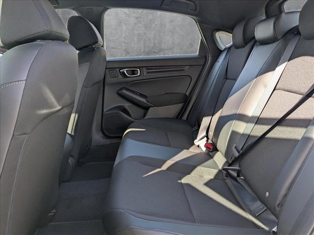 Vehicle image 15 of 17
