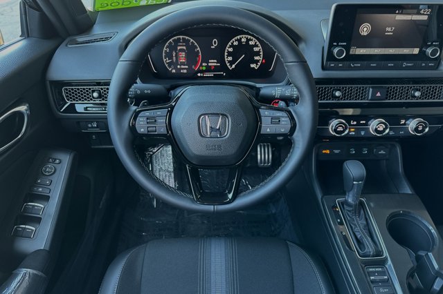 Vehicle image 15 of 26