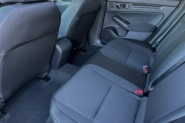 Vehicle image 13 of 26