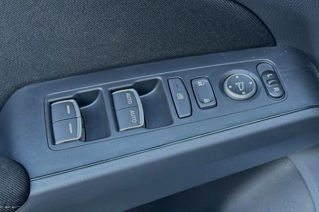 Vehicle image 12 of 26