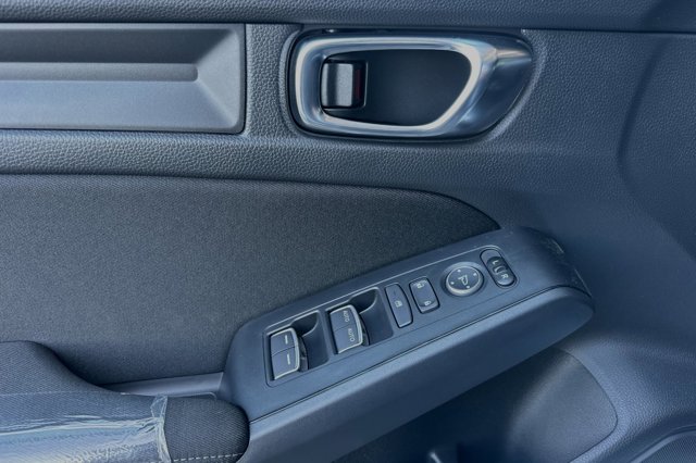 Vehicle image 11 of 26