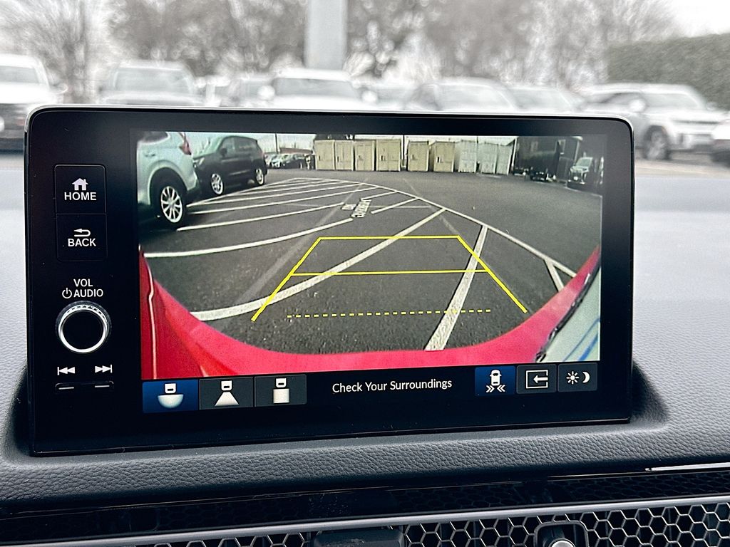 Vehicle image 13 of 23