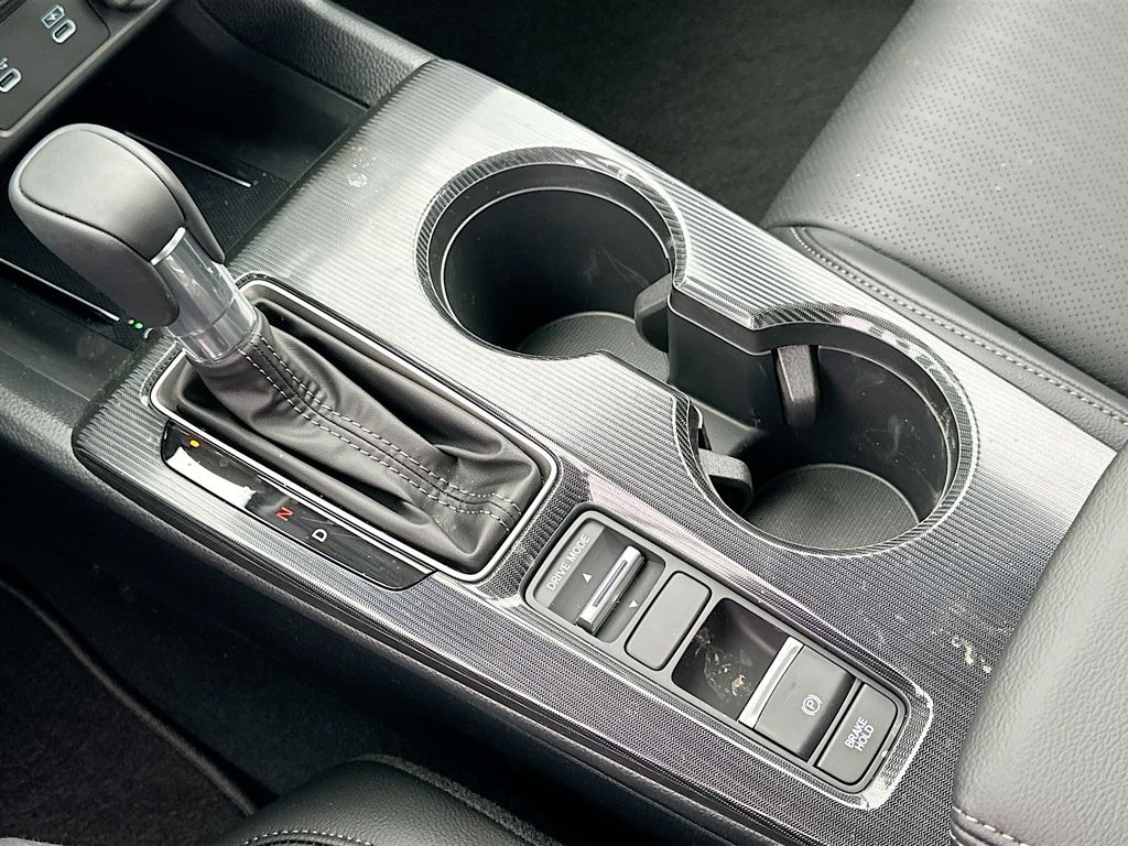Vehicle image 15 of 23
