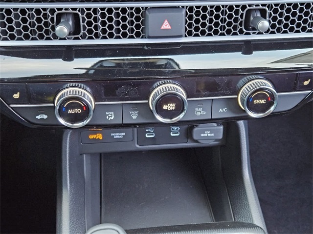 Vehicle image 16 of 26